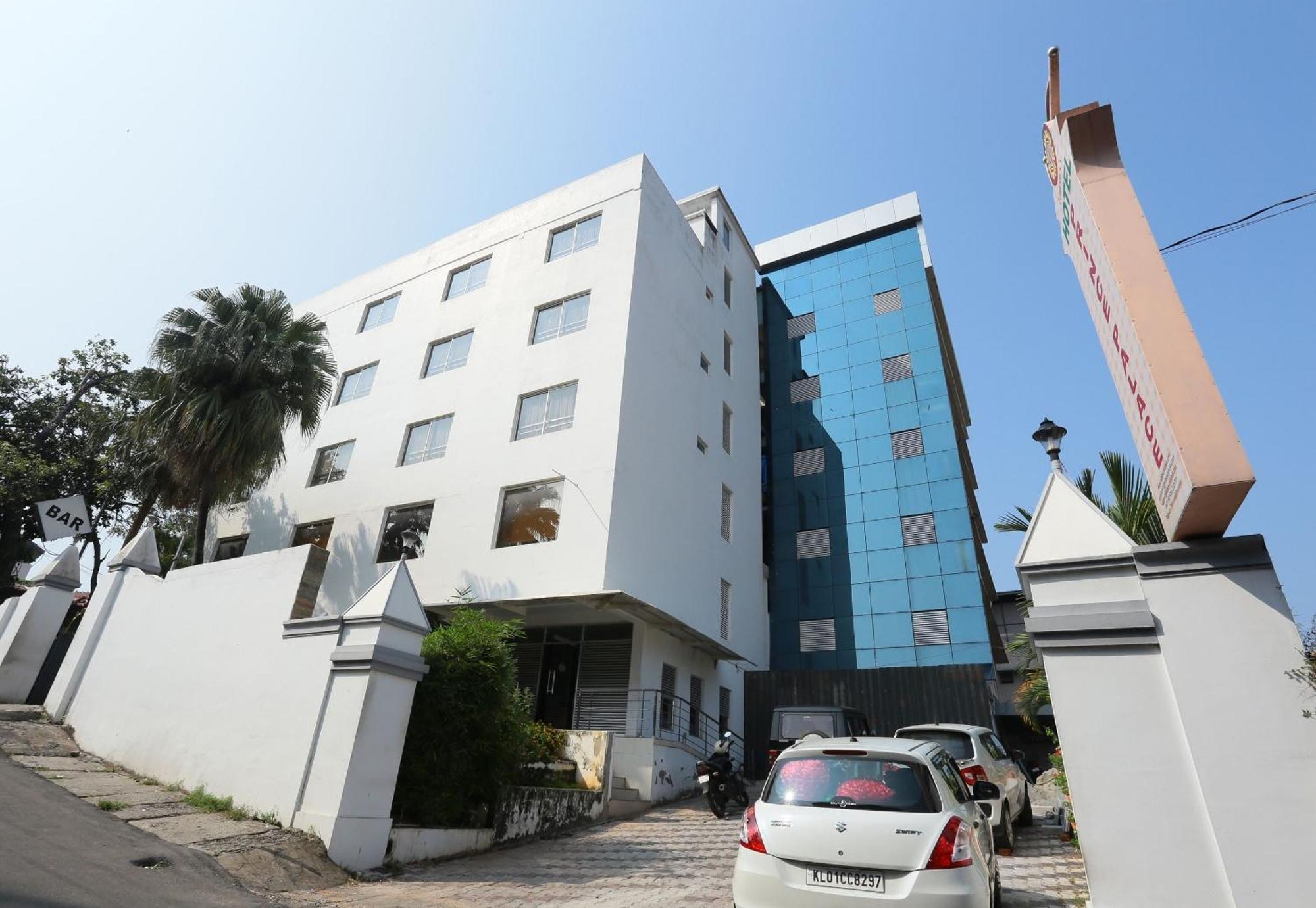 Super Townhouse Prince Palace Thiruvananthapuram Bagian luar foto