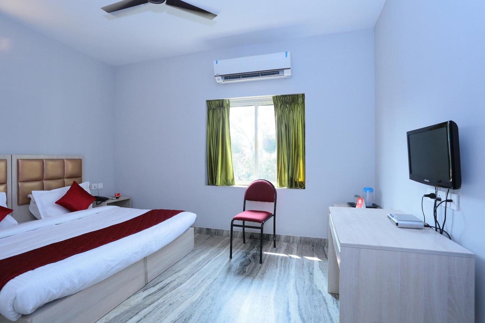 Super Townhouse Prince Palace Thiruvananthapuram Bagian luar foto