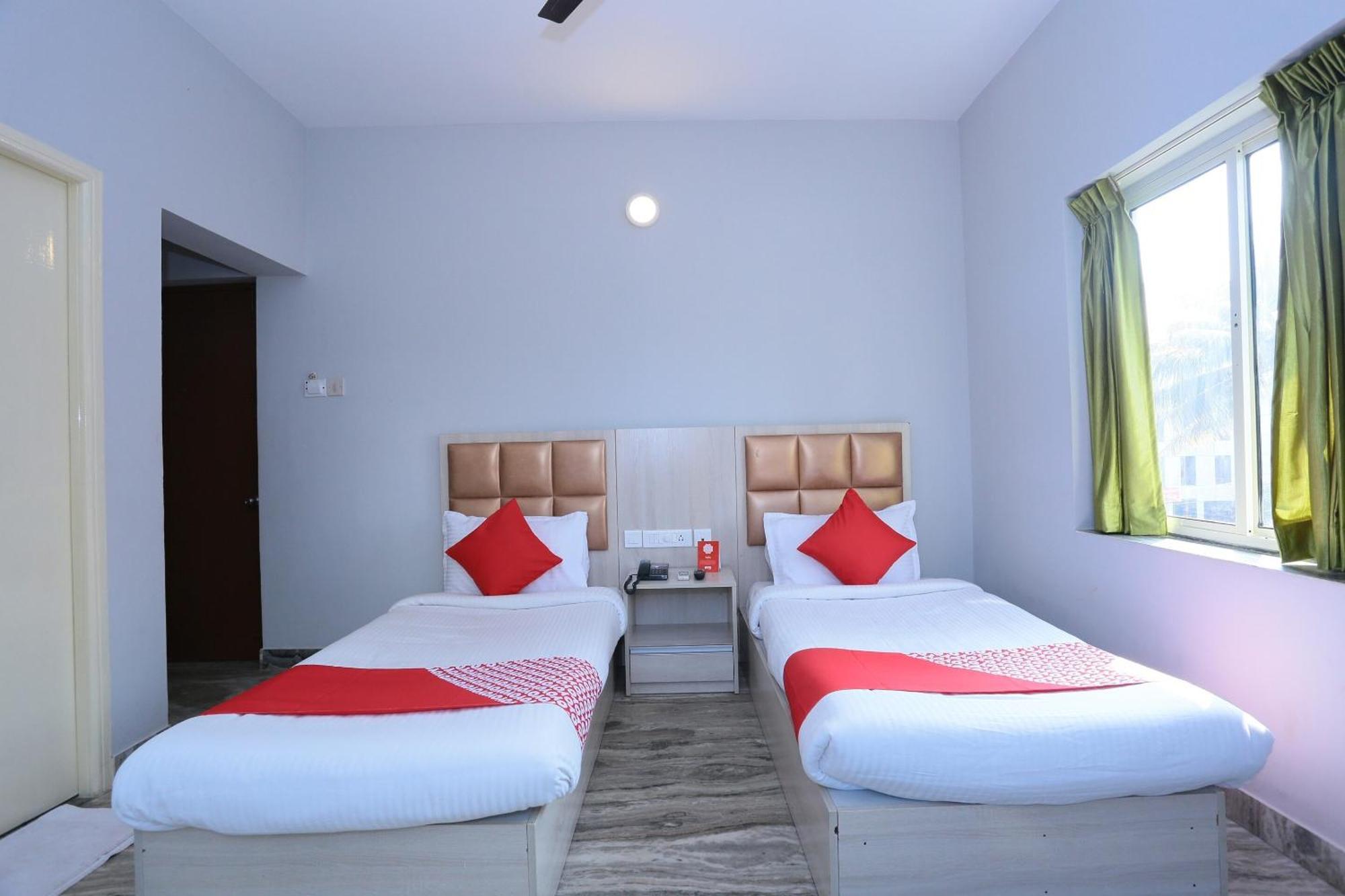 Super Townhouse Prince Palace Thiruvananthapuram Bagian luar foto