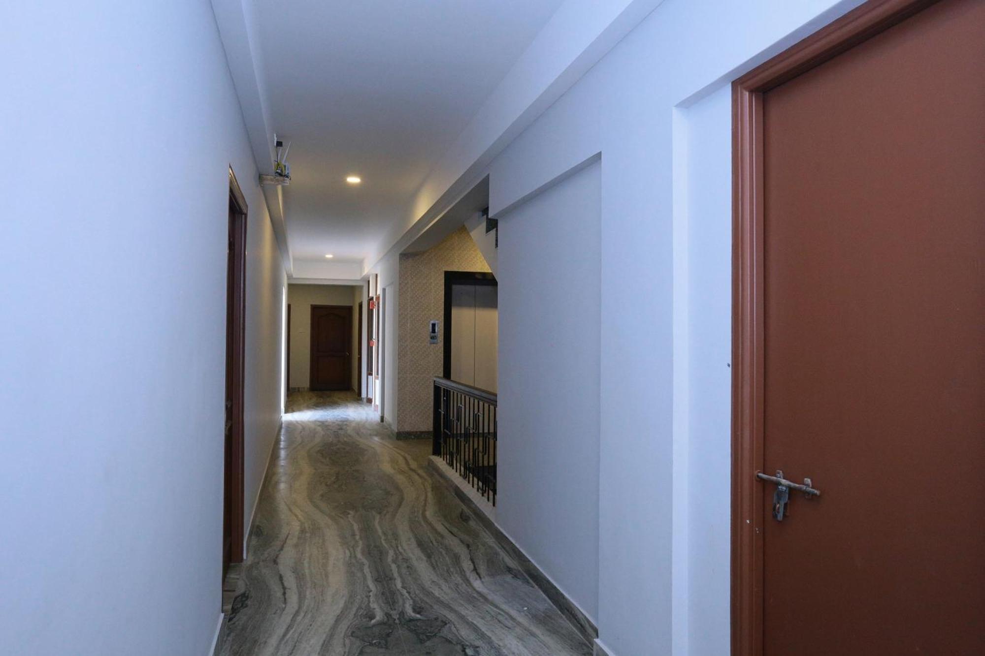 Super Townhouse Prince Palace Thiruvananthapuram Bagian luar foto