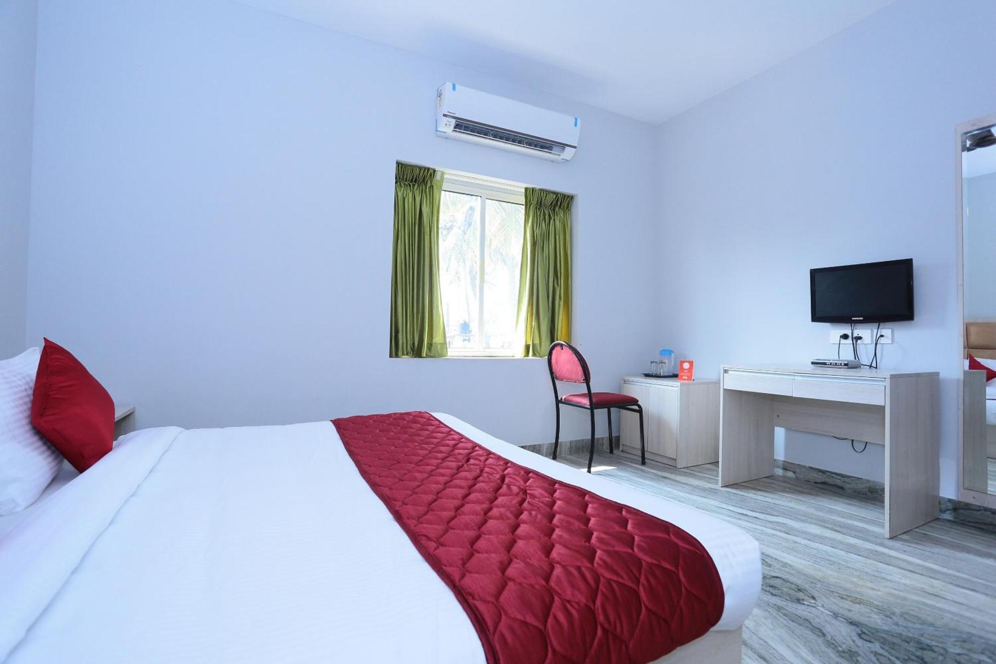 Super Townhouse Prince Palace Thiruvananthapuram Bagian luar foto