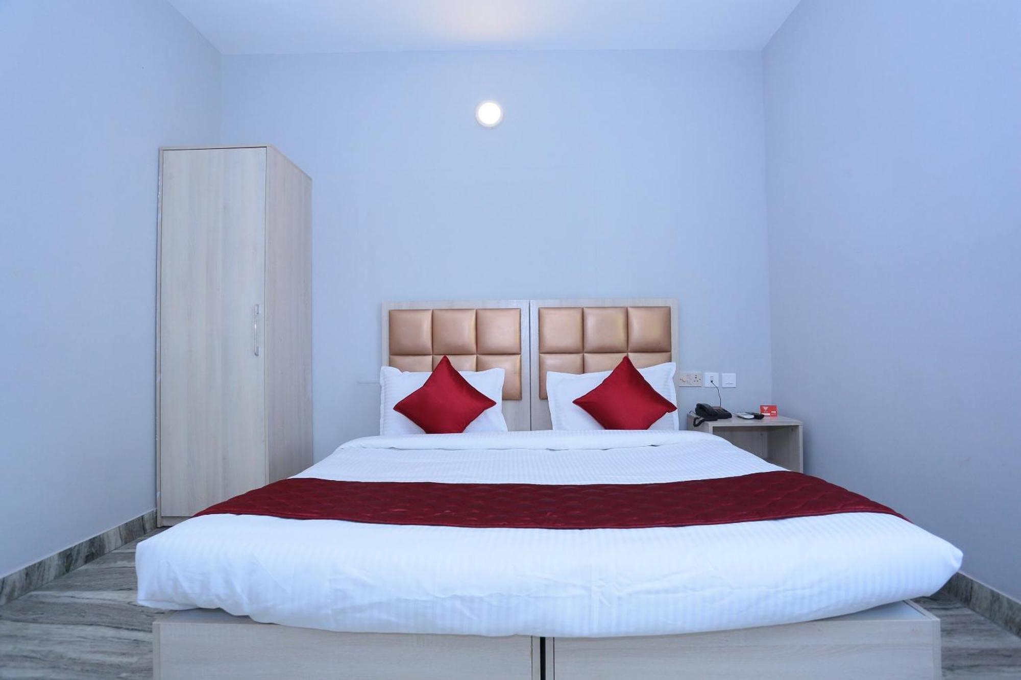 Super Townhouse Prince Palace Thiruvananthapuram Bagian luar foto