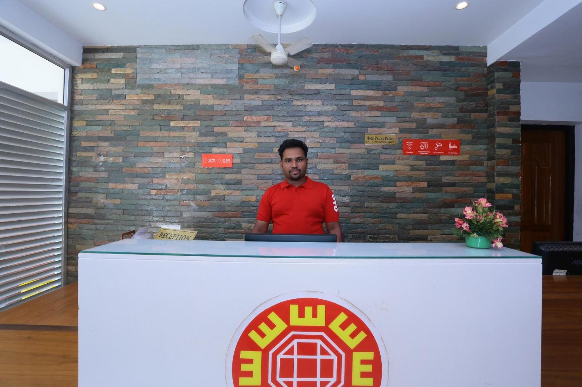 Super Townhouse Prince Palace Thiruvananthapuram Bagian luar foto